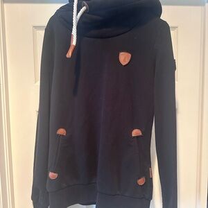 Wanakome Black Sweatshirt